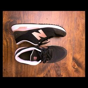 New Balance tennis shoes